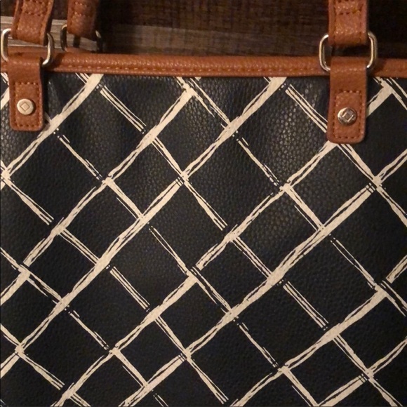 Thirty-One Purse - Picture 2 of 5